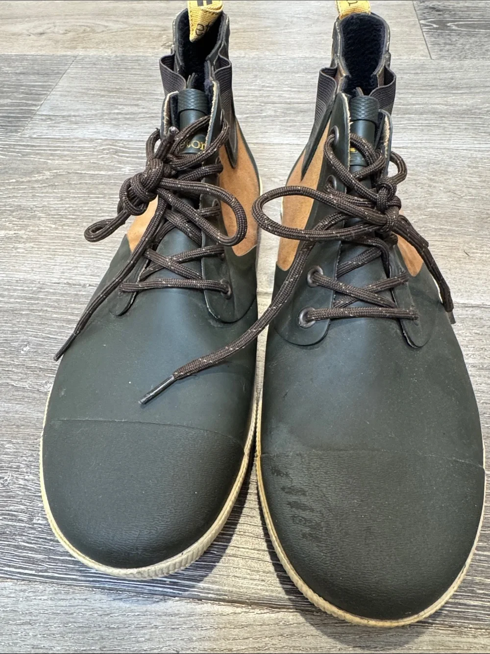 Tretorn Green and Brown Lace-Up Chukka Boots